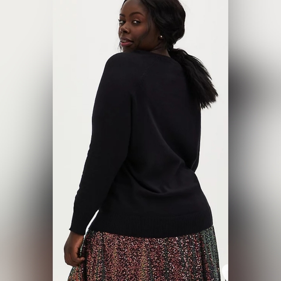 TORRID Lips Kiss Black Cotton Sweater! 💋 - Picture 4 of 8